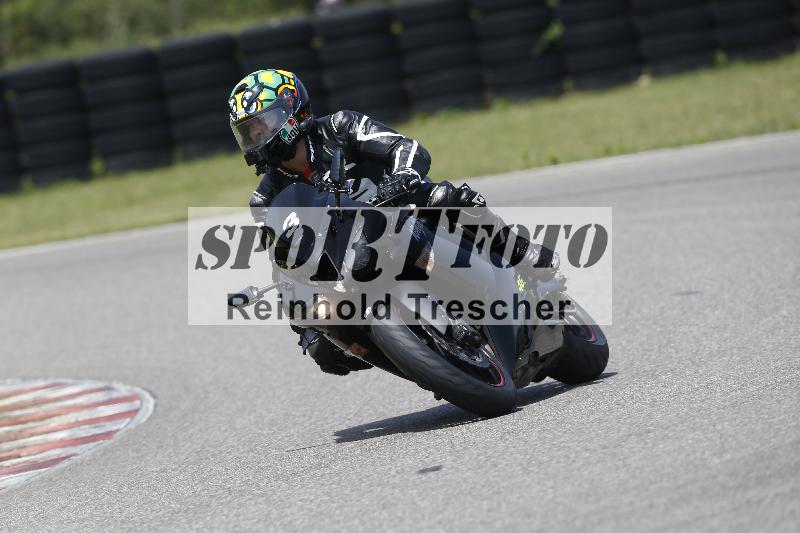 /27 12.06.2025 Ducati Schweiz Trackday Warmup  ADR/blau-bleu/3
